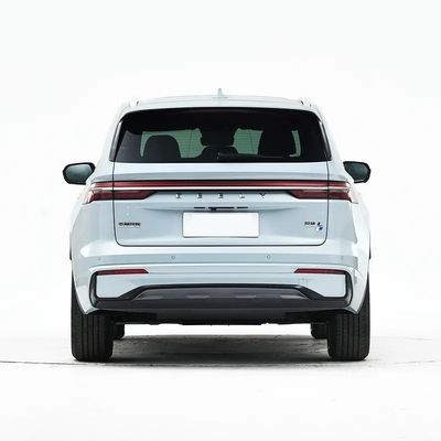 SUV 2023 Geely Monjaro Xingyue L 2.0td 4WD per gli appassionati di fuoristrada russi