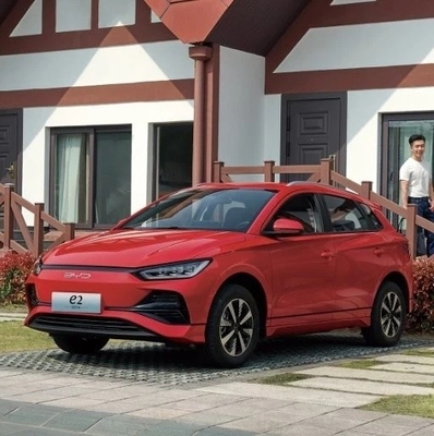 Tipo di carrozzeria chiusa PHEV Byd E2 Auto elettrica 2023 Design Range 405 Km Fast Charging