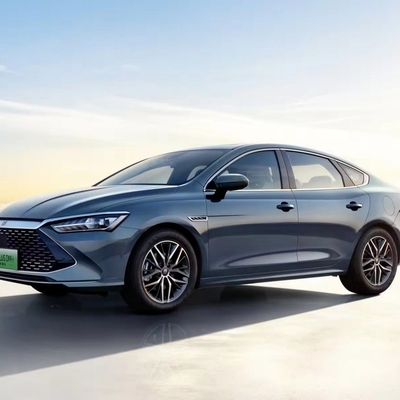 Modello ibrido BYD Qin Plus DM-I 4 porte 5 sedili berlina auto elettrica 2024 per FWD Drive
