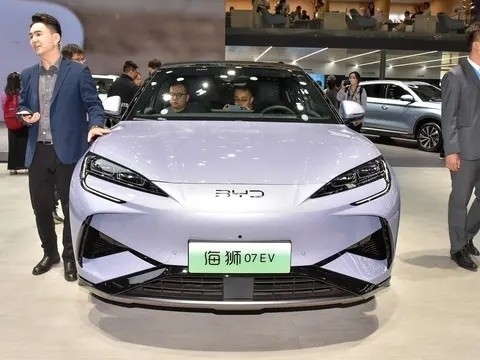 2024 Byd Sea Lion SUV EV Auto elettrica con passo tra le ruote di 2930 mm e batteria di lunga durata
