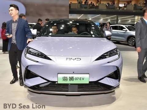 71.8 Kwh Capacità della batteria 2024 Byd Pure Electric SUV Ocean Series Byd Haishi Byd Sea Lion 07 Purple