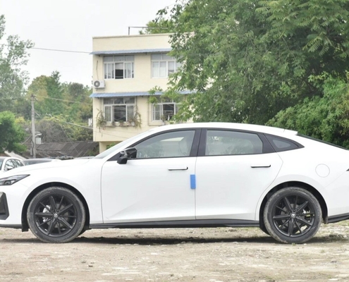 Super Size Chang un Uni-K 2.0 T 4 Wd Auto Gas Vehicle Gas Car EV Car Displacement 2.0-2.6L