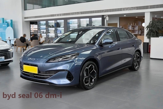 2000 km lunghezza d'azione Byd Seal Dm-I 1.5L Plug-in Sedan per adulti Corpo stile 4 porte 5 posti