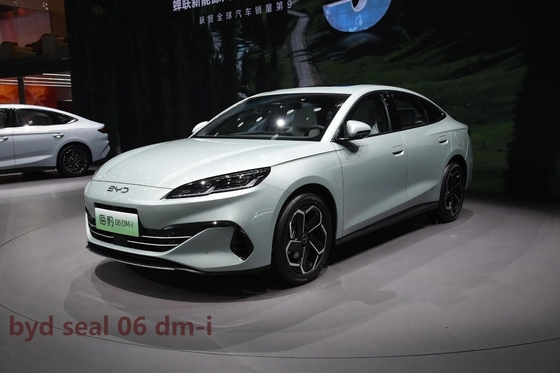 2000 km lunghezza d'azione Byd Seal Dm-I 1.5L Plug-in Sedan per adulti Corpo stile 4 porte 5 posti