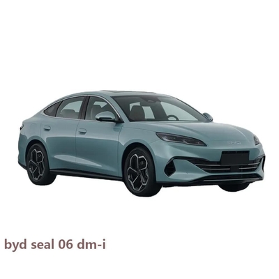 2000 km lunghezza d'azione Byd Seal Dm-I 1.5L Plug-in Sedan per adulti Corpo stile 4 porte 5 posti