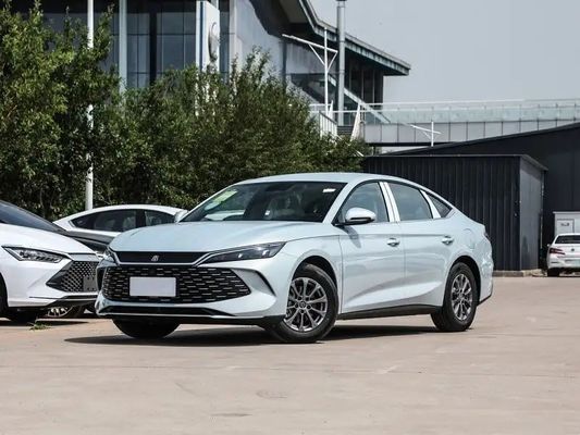 2024 Byd Qin L Dm-I Lunga autonomia 80 km 120 km Ibrido plug-in chilometraggio completo 2100 Km Veicolo energetico Auto EV Tempo di ricarica 3,42 ore