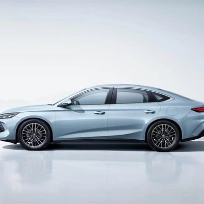 Finestra posteriore elettrica 2024 Byd Qin L berlina medio-dimensione con 120 km di autonomia e 4830X1875X1495mm