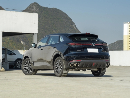 2024 Changan Uni-V 2.0t berlina con potenza massima 245/45 R20 e chilometraggio ≤10000 km