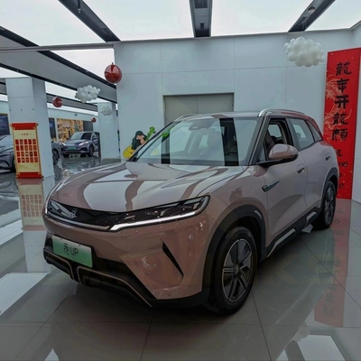 2024 BYD Yuan 5 porte 5 posti SUV elettrico con autonomia di 401 km versione Leader