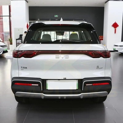 2024 BYD Yuan 5 porte 5 posti SUV elettrico con autonomia di 401 km versione Leader