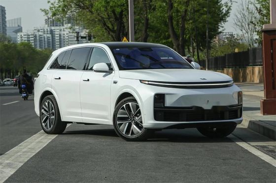 SUV a doppio motore Li Auto L7 2023 Air Edition Silenziosa e comoda esperienza di guida