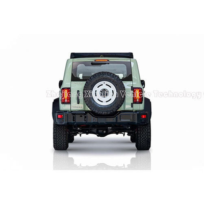 Auto a benzina Nero 5 posti Serbatoio 300 500 Auto Compatto SUV off road Veicoli energetici