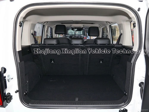 Great Wall Automobile 5 porte 5 posti SUV compatto Auto a benzina Serbatoio di benzina 300 1967 Ml