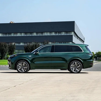 Stock Lixiang L9 Gold Energy Electric Hybrid Car Interni bianchi 5 porte 6 posti SUV