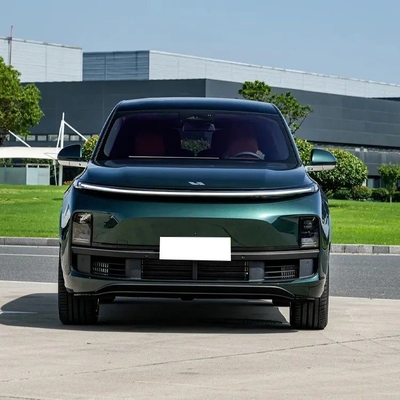 Stock Lixiang L9 Gold Energy Electric Hybrid Car Interni bianchi 5 porte 6 posti SUV