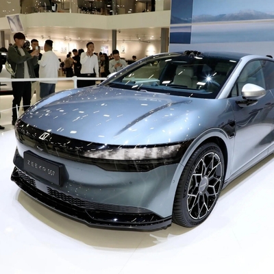 Volante sinistro Zeekr 007 Auto elettrica a quattro ruote ad alta velocità con guida online e autonomia di 870 km