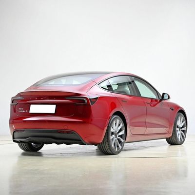Tesla Model Y EV usata per gli appassionati di auto