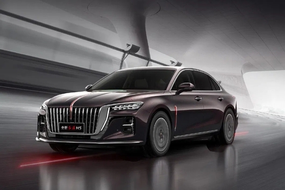 Capacità del serbatoio di carburante 50-80L Hongqi H5 FWD 1.5t 169HP 5 posti MID-Size Sedan Fuel Vehicle