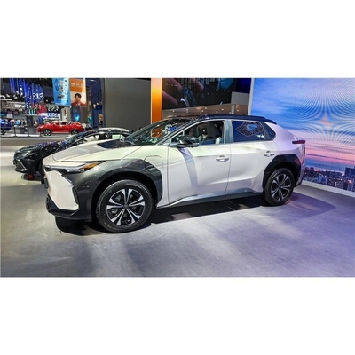 Toyota RAV4 versione ibrida 2023 SUV Auto per chilometraggio ≤ 10000 km e condizioni fuoristrada