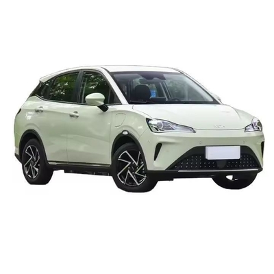 Neta Nezha Aya Energy SUV 501-800W Potenza 318km/401km Lunghezza di percorrenza e passo 2420mm