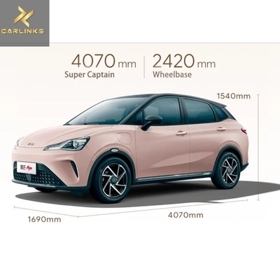 Long Range 318 km 401 km Neta Nezha Aya 2023 SUV con tipo di corpo chiuso e colori multipli