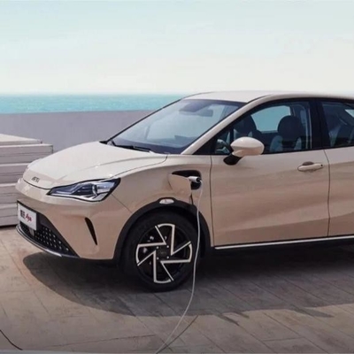 Piccolo SUV Neta Aya Nezha Aya 401 318 Lite Modello Pure Electric Range Neta V X U BEV cinese