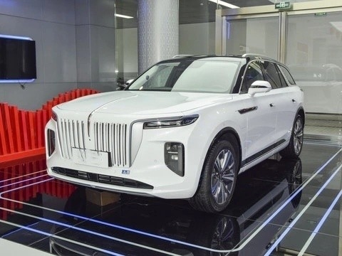 Hongqi E-HS9 2022 4 posti auto elettrica EV all'interno di Honggi Hong Qi Guangdong 6 siti