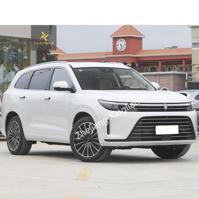 SUV di lusso a quattro ruote motrici a 5 porte e 6 posti con cilindrata 1000-1600 cc e volante sinistro