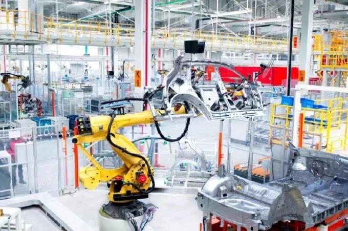 Chang ′an CS75 Plus 2023 Oil Compact Car White
