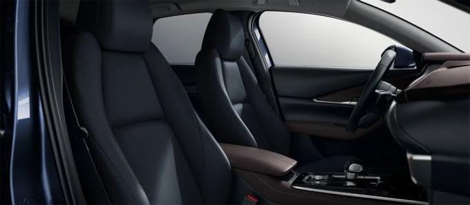 Chang′an Mazda Cx30 EV Pure Electric Vehicle 450km Driving Range 5-Door 5-Seat SUV 159km/H High-Speed Electric Vehicle