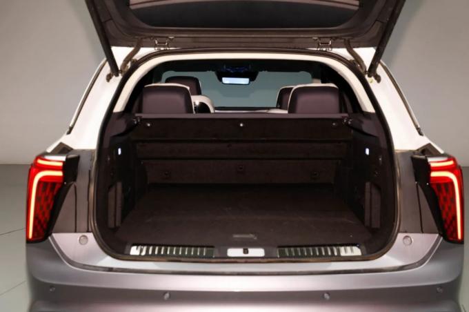 2022-2024 Hongqi E-HS9 SUV Electric Car China′s New Energy Vehicle 4-7 Seats